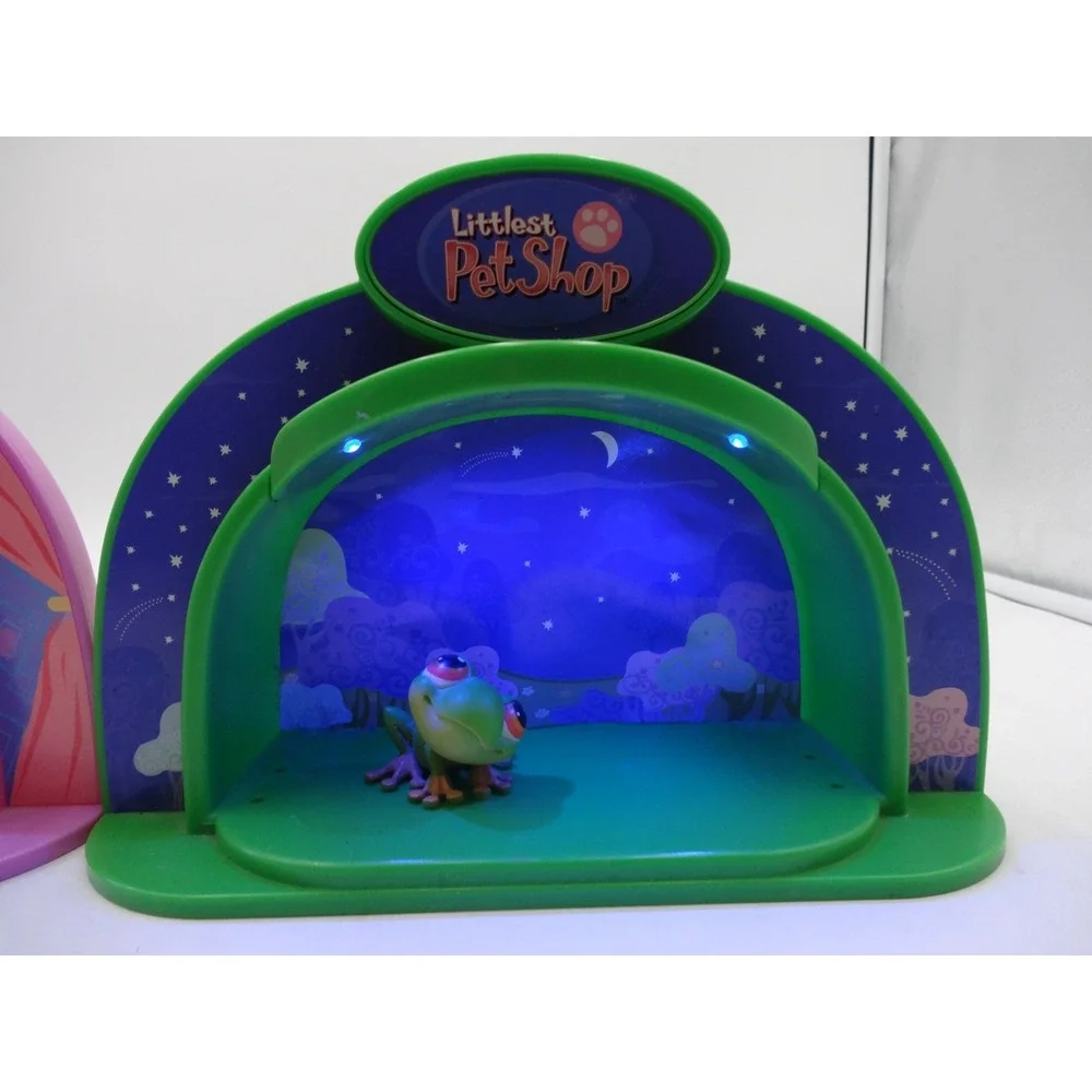 LPS Littlest Pet Shop Light Up Dome Cozy Campfire Stage Platform  Works Talent S